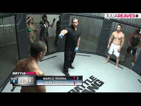 ❤️ Ο Ultimate Fighter γαμάει ένα κορίτσι αμέσως μετά από έναν αγώνα στο ρινγκ Σούπερ σεξ ️